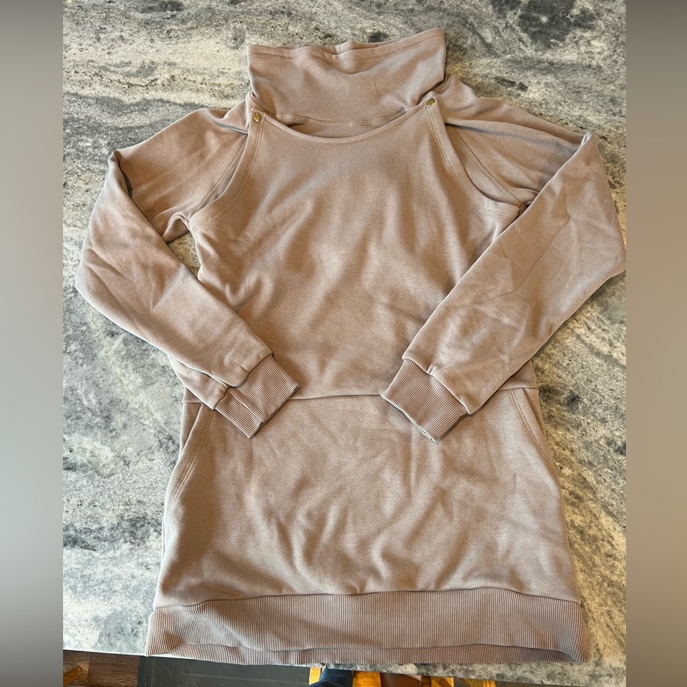 Latched Mama Harbor Snap Nursing Pullover size L